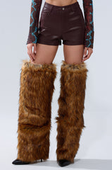 CALLIE FAUX LEATHER SHORT IN BURGUNDY