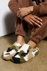 AZALEA WANG NEVE CAMO FLAT