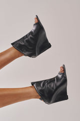AZALEA WANG NOVIS BLACK PU WEDGE BOOTIE
