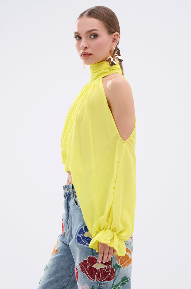 BRIGHTEST CITY TURTLENECK BLOUSE IN YELLOW