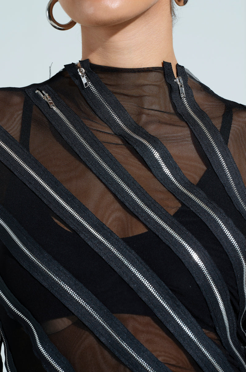 CROSS ZIP MESH TOP