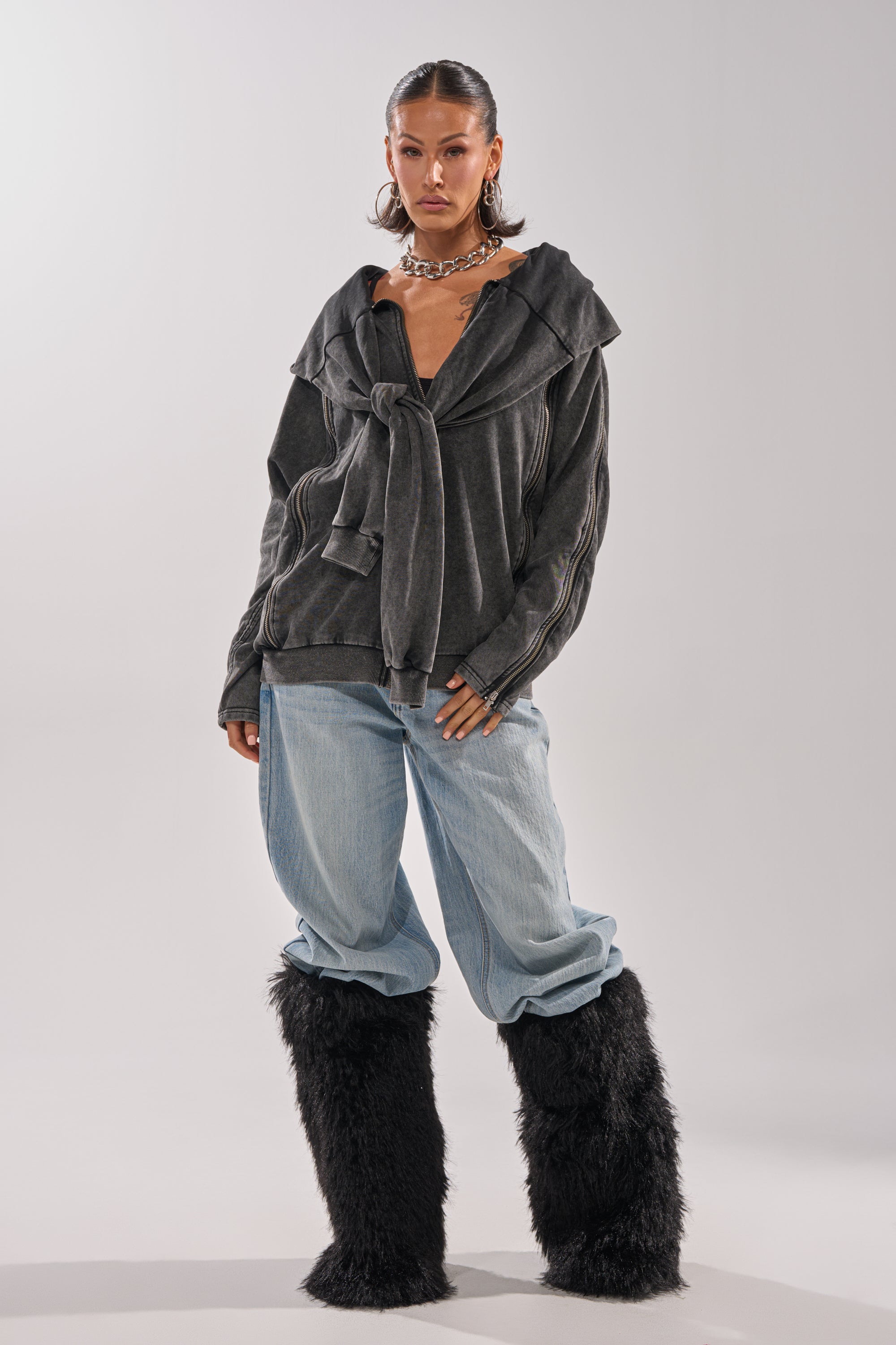 COOL GAL TIE SWEATSHIRT