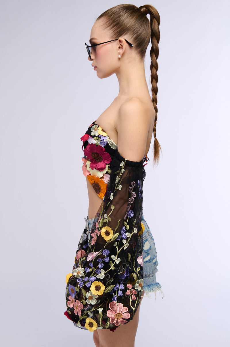 BOTANICAL BEAUTY CROPPED SHEER SLEEVE TOP