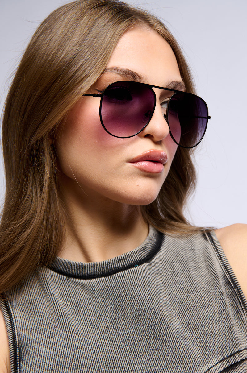 CATCH A FLIGHT AVIATOR SUNGLASSES IN BLACK