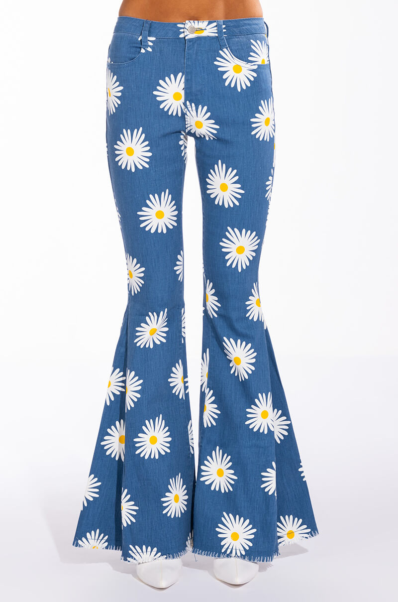 COMING UP DAISIES PRINTED FLARED JEAN
