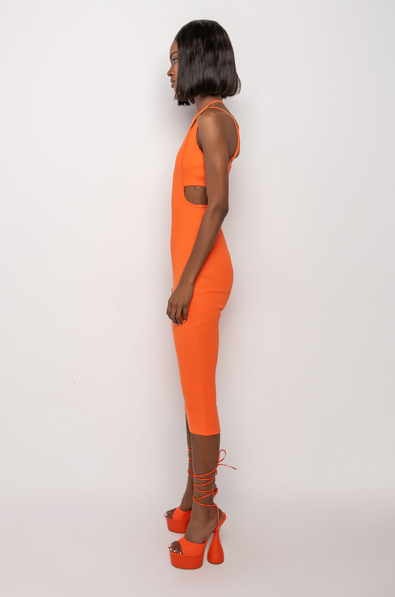 CUT TO THE POINT RIBBED MIDI DRESS