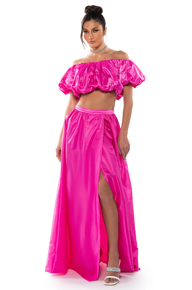 DRESS LIKE ROYALTY VOLUME CROP TOP
