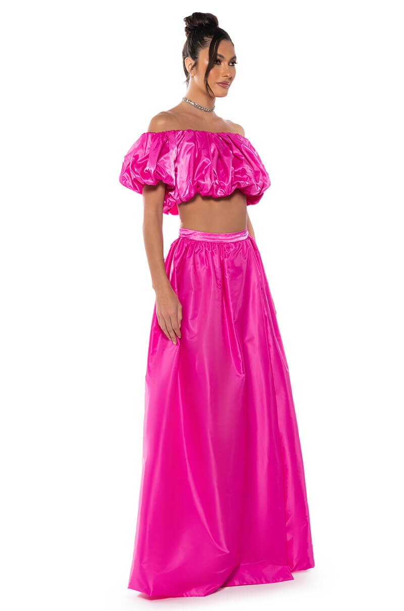 DRESS LIKE ROYALTY VOLUME CROP TOP