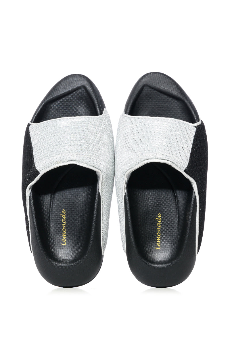 EGOMAR QUILTED DESIGN SLIP ON SANDAL IN SILVER