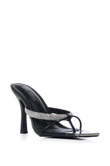 CAPE ROBBIN NUNIYA BLACK THONG SANDAL